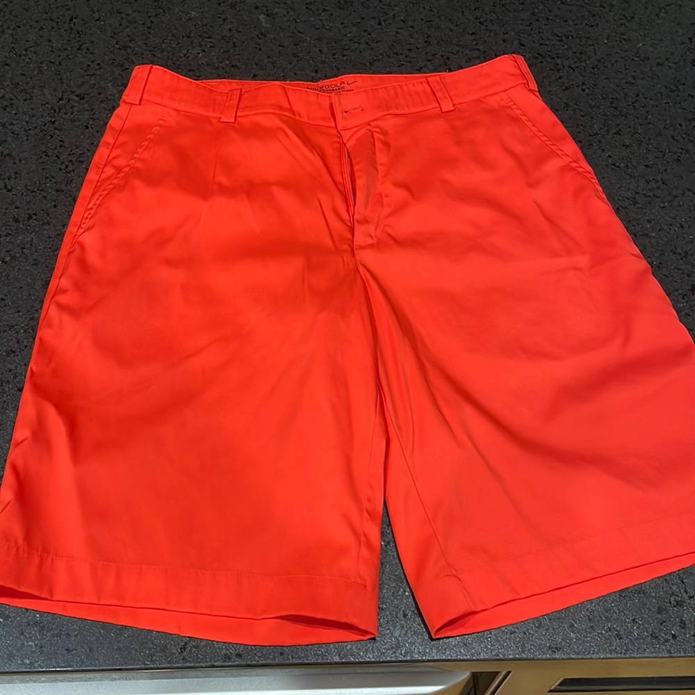 Men’s Nike Golf Shorts size 32 medium